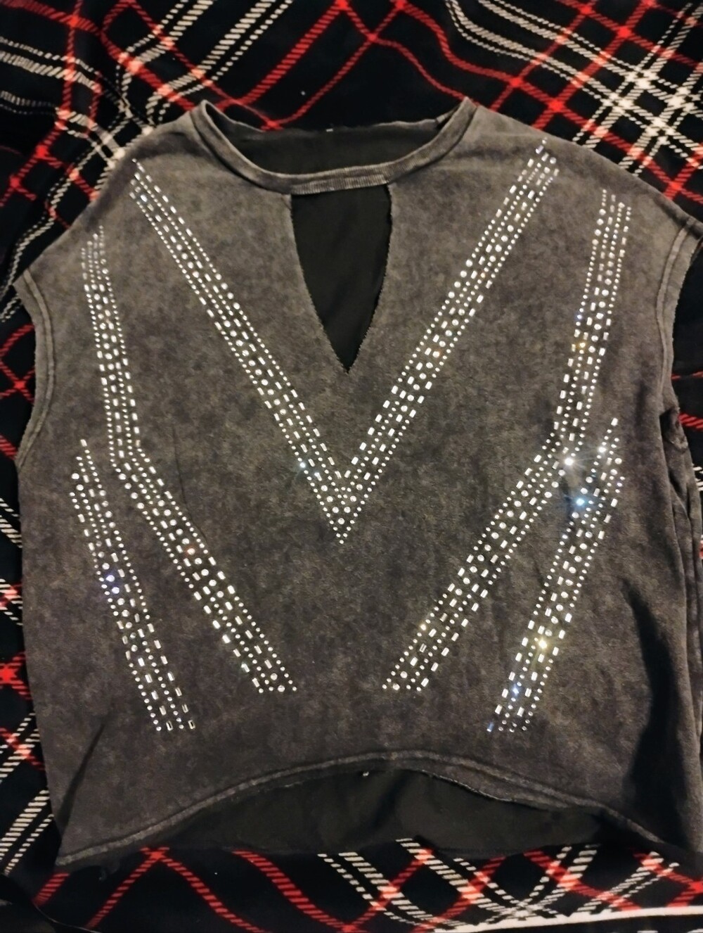 Women's Black Mineral Wash V-neck Cut Out Sleeveless Top With Rhinestones Sz XL